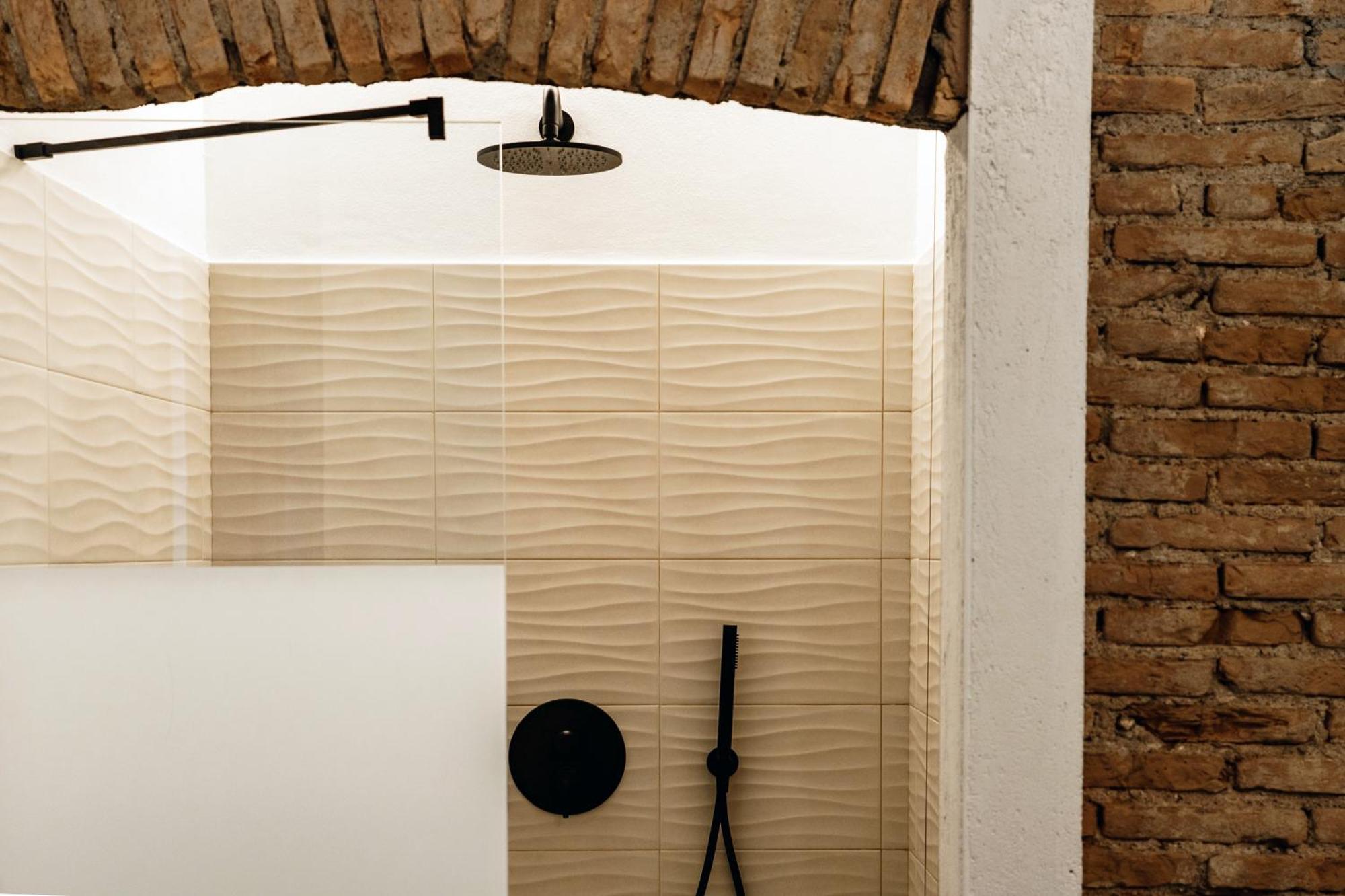 Guest house Linaio - The House Of Travelers Como