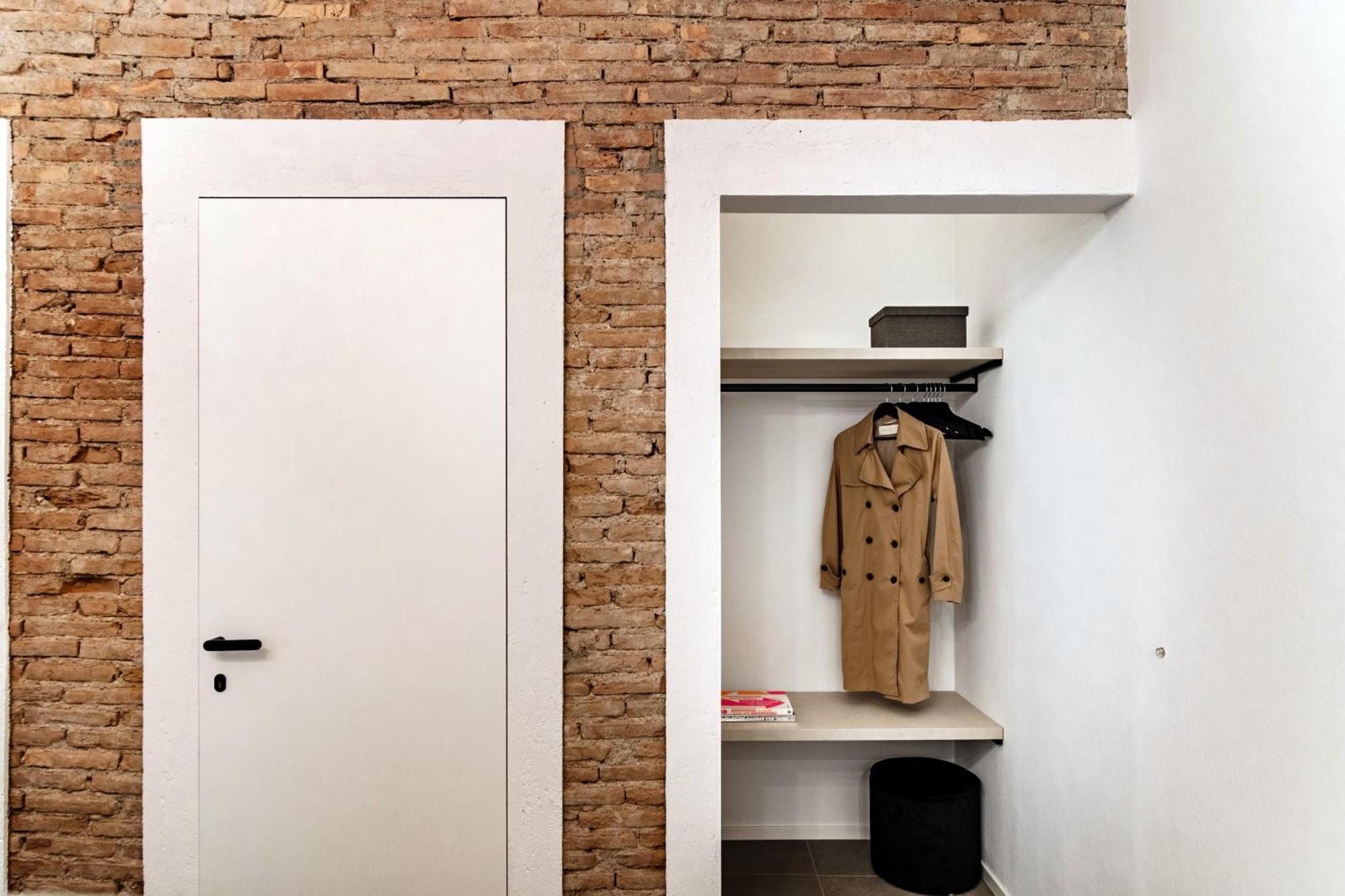 Linaio - The House Of Travelers Guest house Como