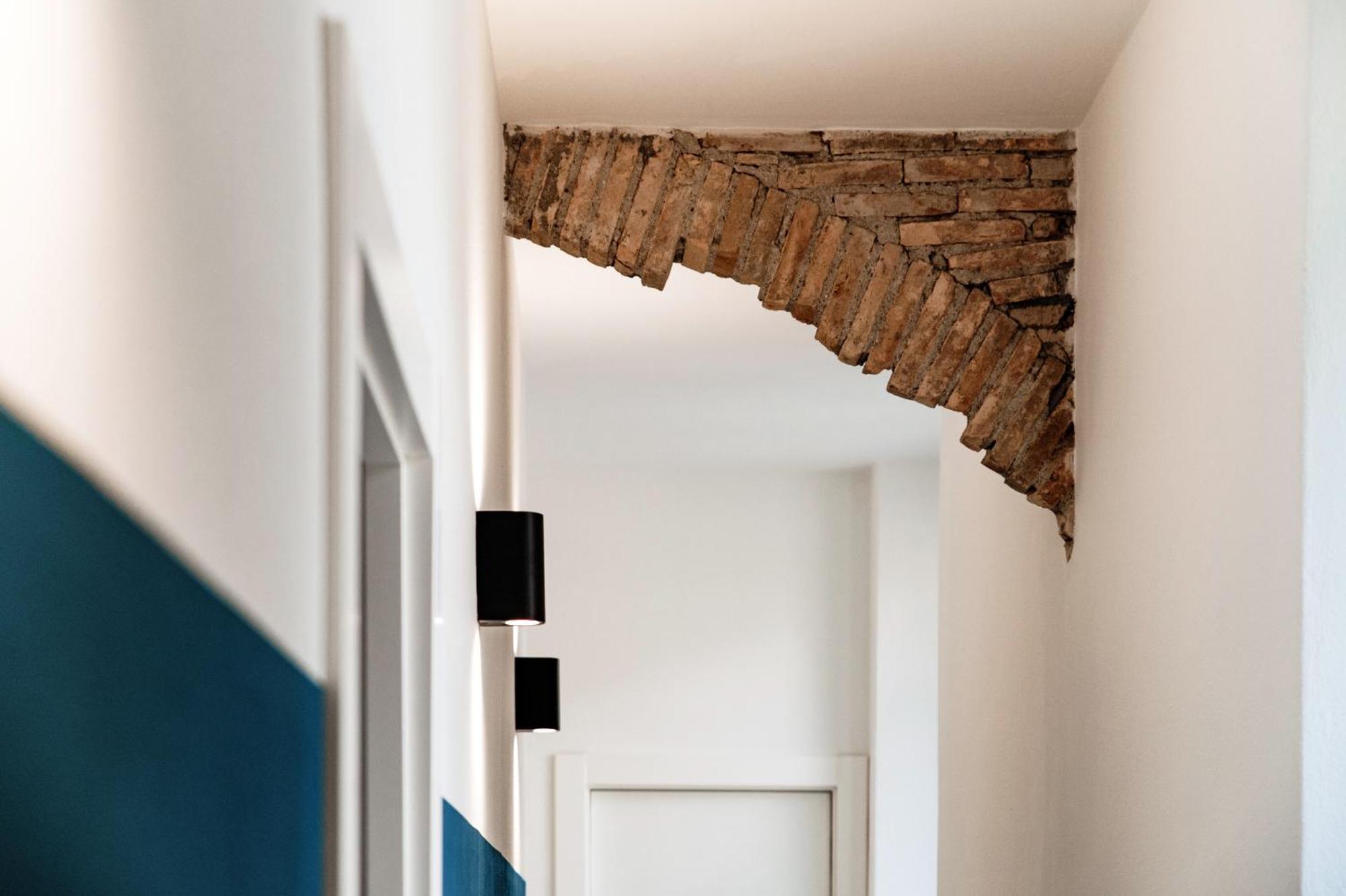 Linaio - The House Of Travelers Guest house Como